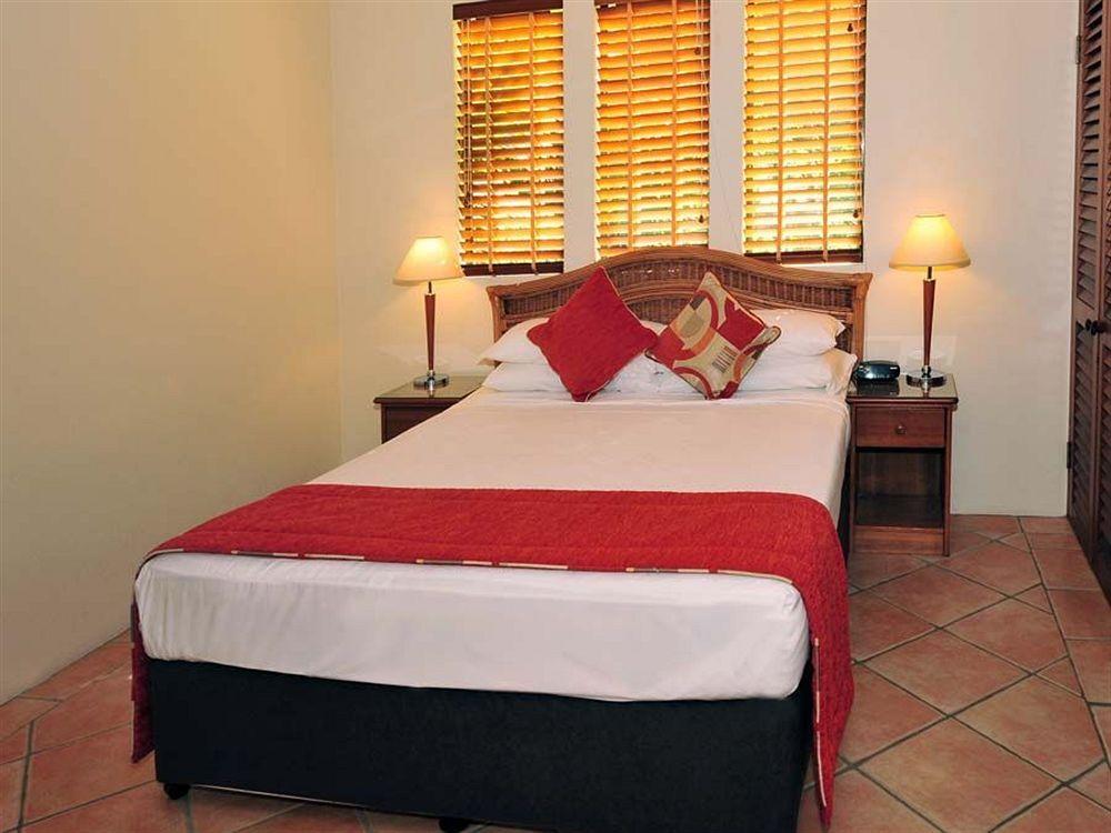 Aparthotel Martinique On Macrossan Port Douglas Esterno foto