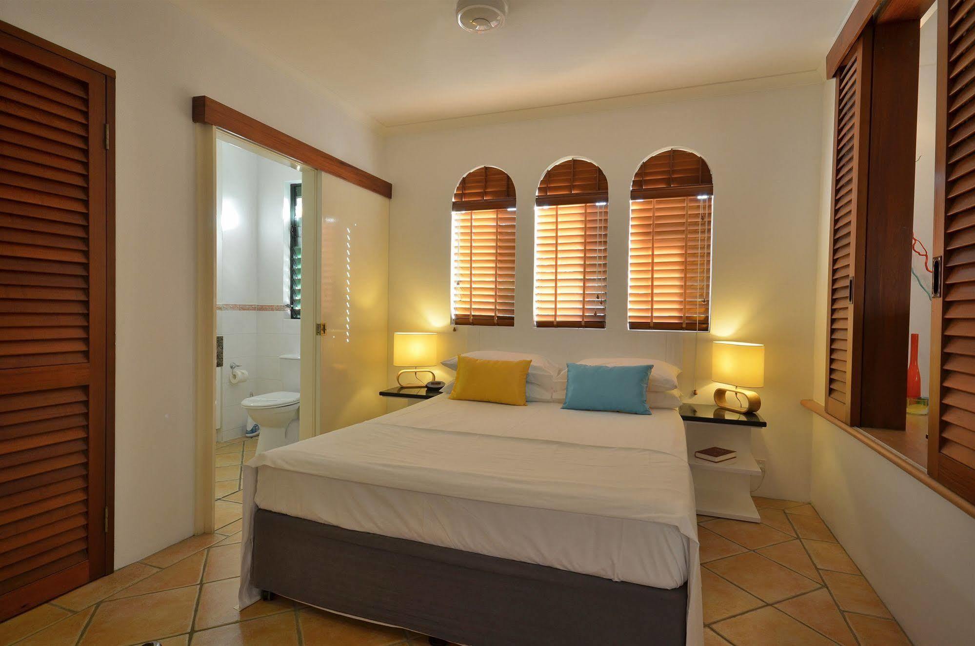 Aparthotel Martinique On Macrossan Port Douglas Esterno foto
