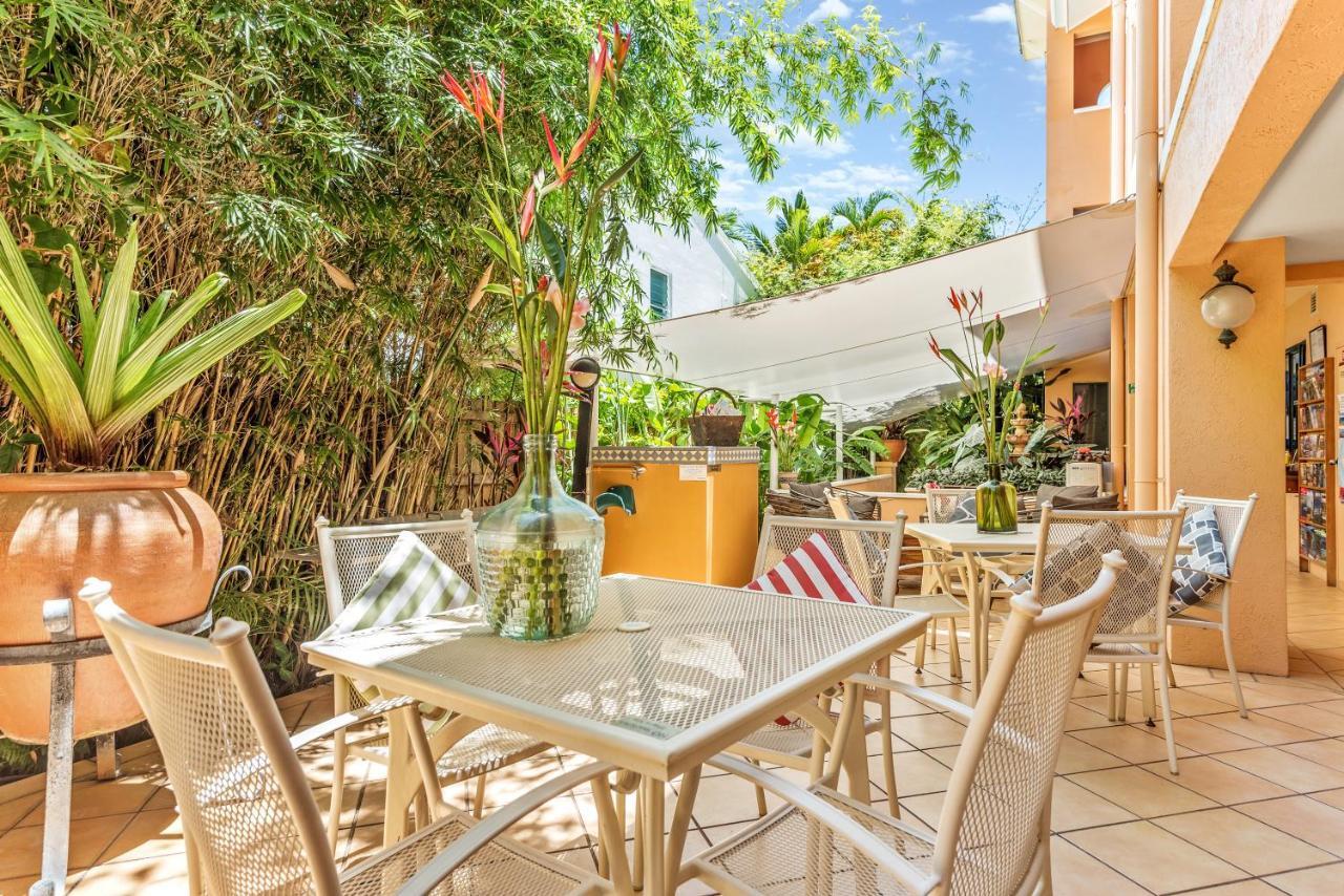 Aparthotel Martinique On Macrossan Port Douglas Esterno foto